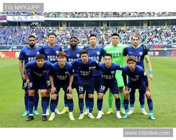 2017年上海申花与天津泰达激战成名的精彩对决回顾与分析